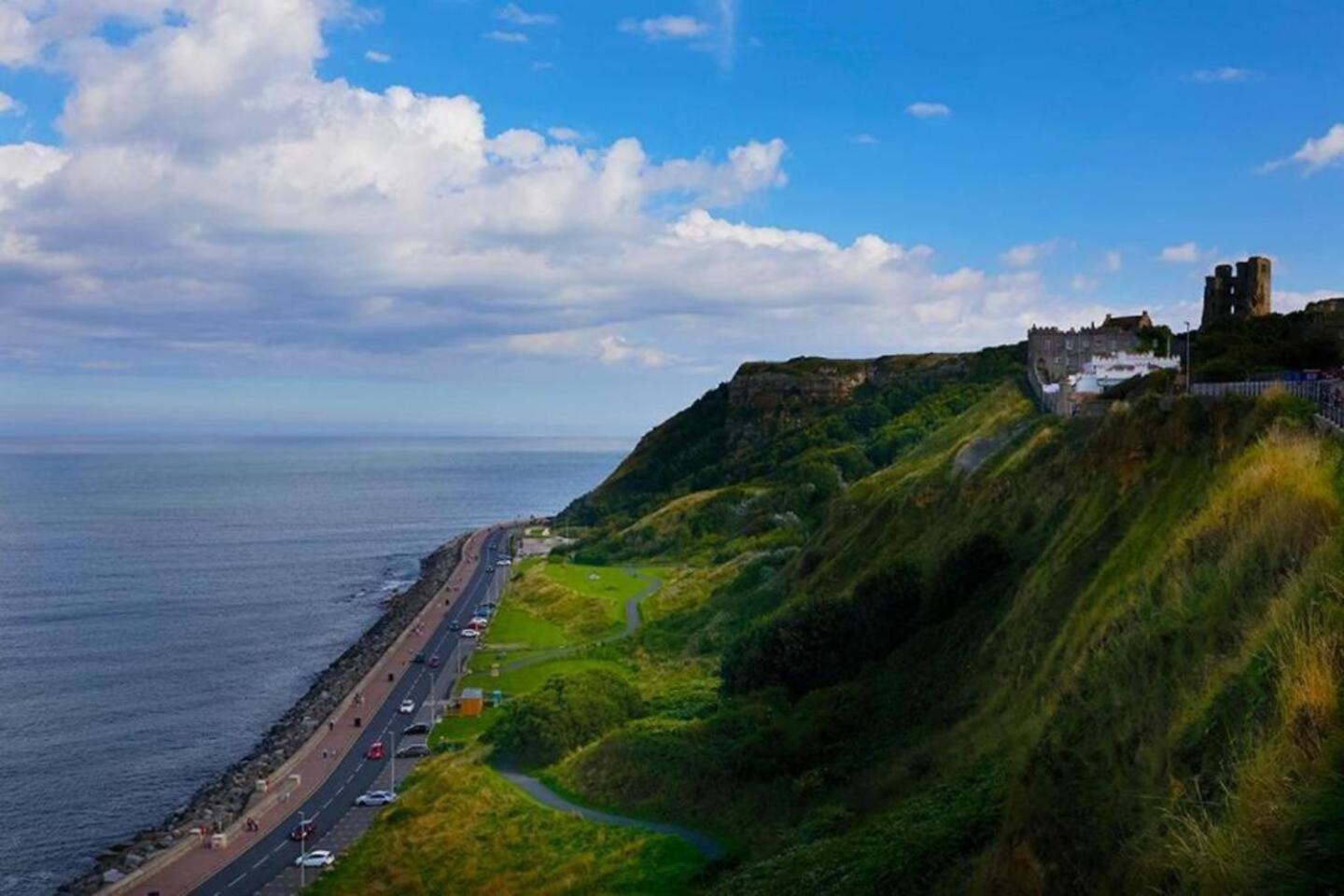 Bay View - Amazing Location With Sea Views! Aparthotel Scarborough Exterior photo