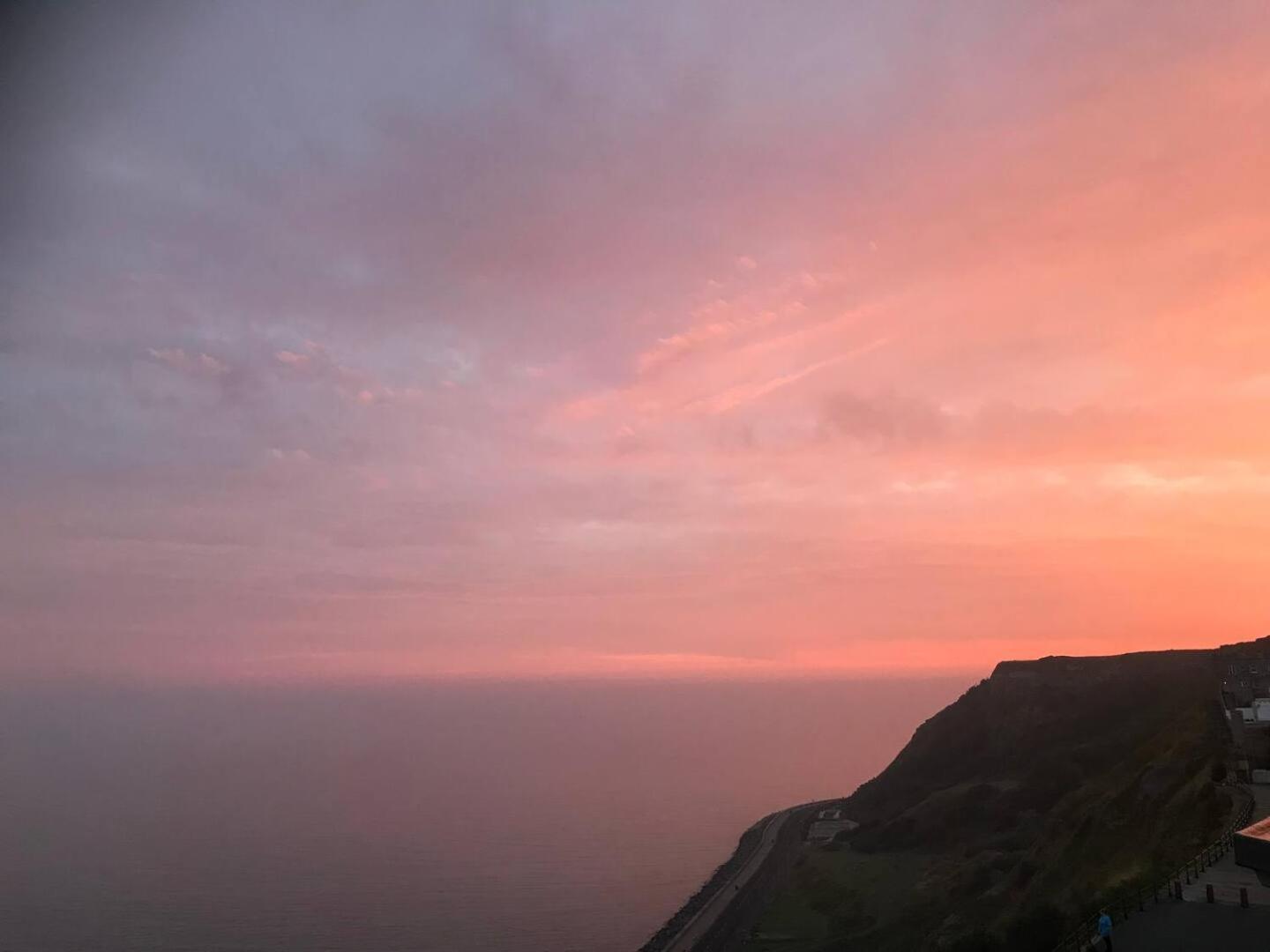 Bay View - Amazing Location With Sea Views! Aparthotel Scarborough Exterior photo