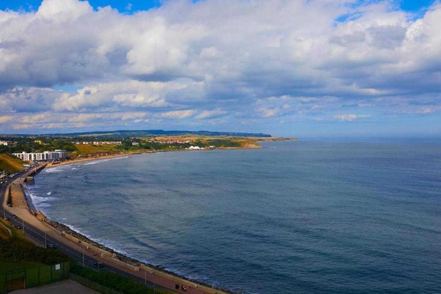Bay View - Amazing Location With Sea Views! Aparthotel Scarborough Exterior photo